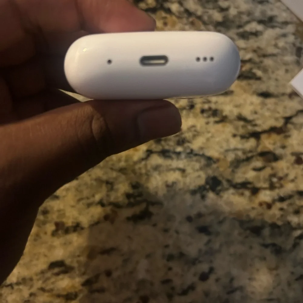 Apple White Wireless Earbuds with Case and Cable